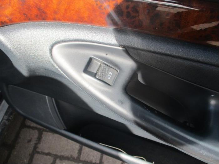 Electric window switch from a Audi A4 Avant (B5) 1.6 2000