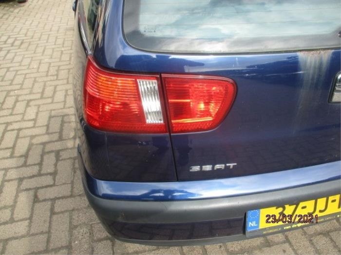 Feu arrière gauche d'un Seat Ibiza II (6K1) 1.4 16V 2002