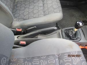 Używane Mechanizm hamulca recznego Seat Ibiza II (6K1) 1.4 16V Cena € 50,00 Procedura marży oferowane przez Boekholt autodemontage B.V