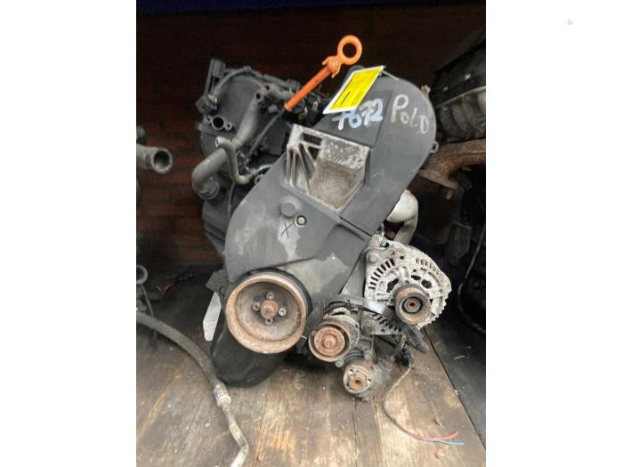 Motor from a Volkswagen Polo III (6N1) 1.4i 60 1998