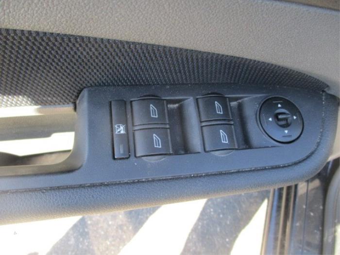 Mirror switch from a Ford Focus 2 Wagon 1.8 TDCi 16V 2007