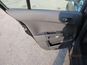 Używane Tapicerka drzwi lewych tylnych wersja 4-drzwiowa Opel Astra H (L48) 1.9 CDTi 100 Cena € 50,00 Procedura marży oferowane przez Boekholt autodemontage B.V