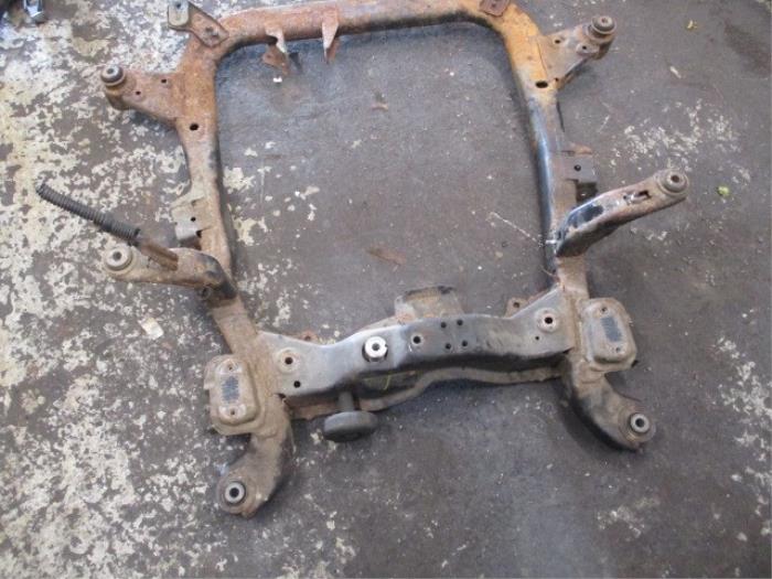 Subframe from a Opel Astra H (L48) 1.9 CDTi 100 2006