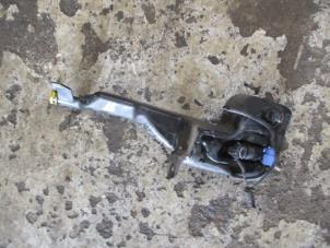 Used Front windscreen washer reservoir Opel Astra H (L48) 1.9 CDTi 100 Price on request offered by Boekholt autodemontage B.V