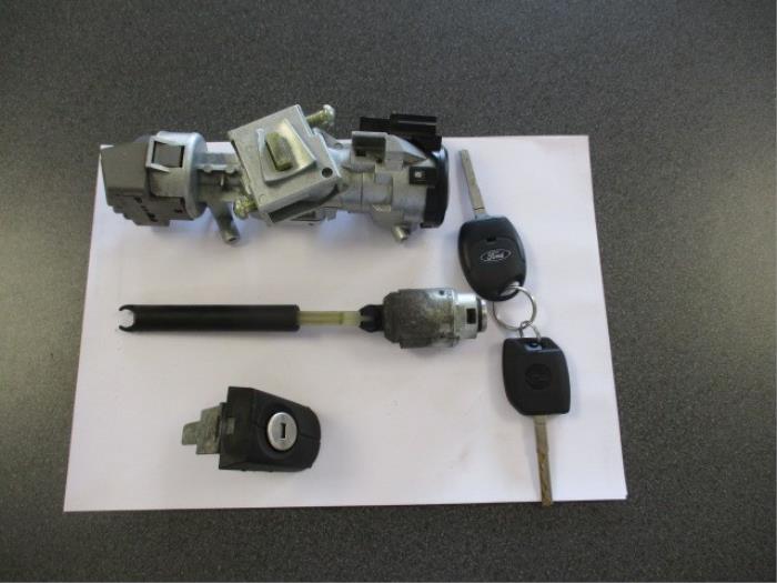 Set of locks from a Ford Focus 2 Wagon 1.6 TDCi 16V 90 2006