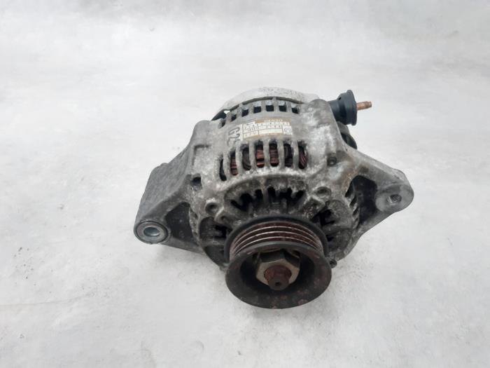 Usagé Dynamo Daihatsu Charade (G200/203) 1.5 SG,SR 16V MPI Valera Prix € 30,00 Règlement à la marge proposé par Boekholt autodemontage B.V
