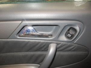 Gebrauchte Elektrisches Fenster Schalter Mercedes C Combi (S203) 2.6 C-240 18V Preis € 17,50 Margenregelung angeboten von Boekholt autodemontage B.V