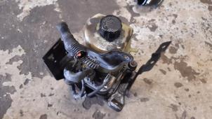 Used Power steering pump Ford Focus 2 Wagon 1.8 TDCi 16V Price on request offered by Boekholt autodemontage B.V