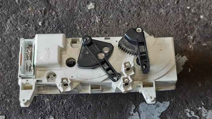 Heater control panel from a Renault Megane (BA/SA) 1.6 16V 2001