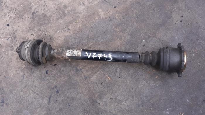 Front drive shaft, right from a Volkswagen Passat (3B2) 1.9 TDi 90 2000