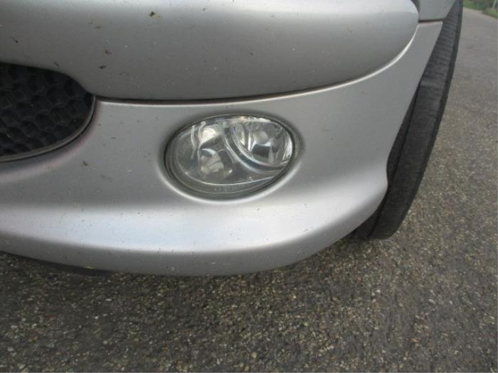 Fog light, front left from a Peugeot 206 SW (2E/K) 1.6 16V 2004