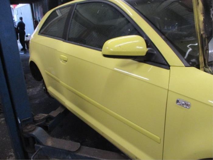 Window 2-door, rear right from a Audi A3 (8P1) 2.0 16V FSI 2004