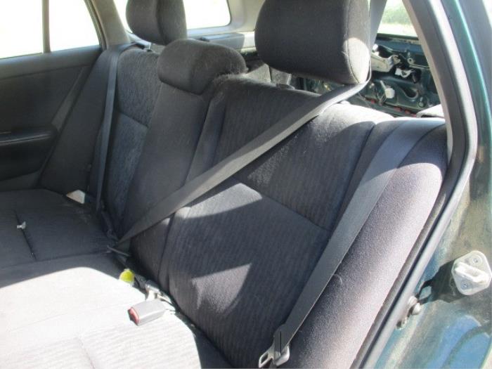 Headrest from a Toyota Corolla Wagon (E12) 2.0 D-4D 16V 90 2002