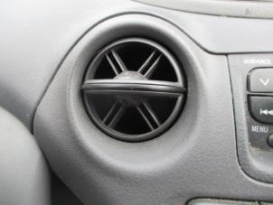 Used Dashboard vent Toyota Yaris (P1) 1.3 16V VVT-i Price € 10,00 Margin scheme offered by Boekholt autodemontage B.V