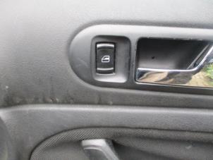 Usados Interruptor de ventanilla eléctrica Volkswagen Passat (3B2) 1.9 TDi 90 Precio € 10,00 Norma de margen ofrecido por Boekholt autodemontage B.V