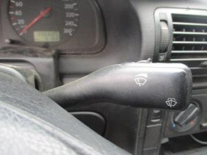 Usados Interruptor de limpiaparabrisas Volkswagen Passat (3B2) 1.9 TDi 90 Precio € 20,00 Norma de margen ofrecido por Boekholt autodemontage B.V