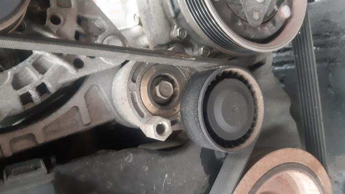 Usados Rodillo tensor correa múltiple Renault Kangoo Be Bop (KW) 1.5 dCi 90 FAP Precio de solicitud ofrecido por Boekholt autodemontage B.V