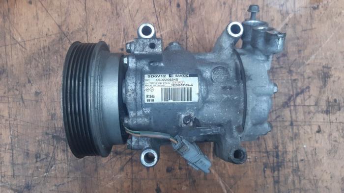 Air conditioning pump from a Renault Kangoo Be Bop (KW) 1.5 dCi 90 FAP 2012