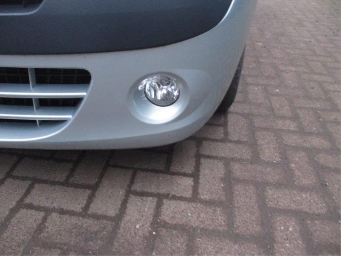 Anti brouillard gauche d'un Renault Kangoo Be Bop (KW) 1.5 dCi 90 FAP 2012
