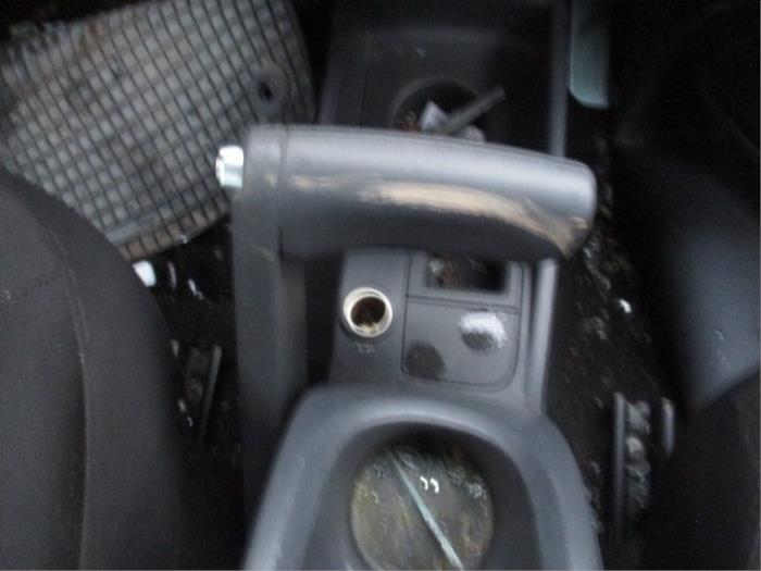 Cup holder from a Renault Kangoo Be Bop (KW) 1.5 dCi 90 FAP 2012