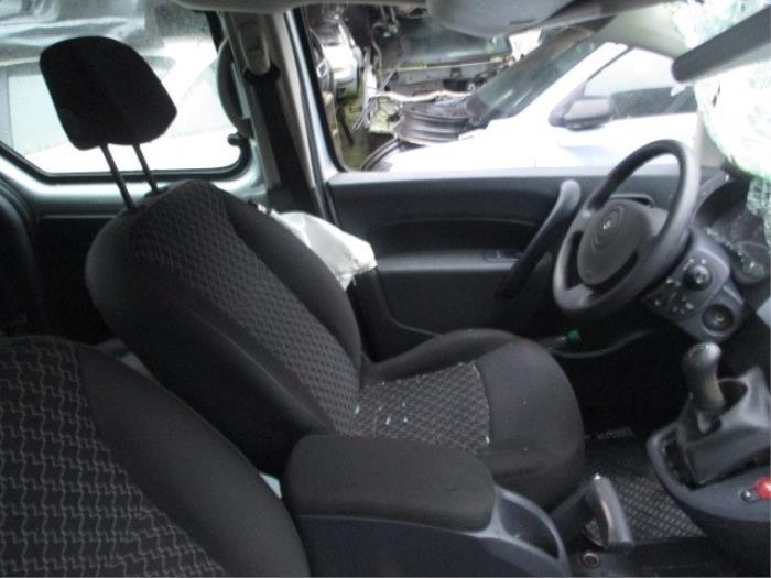Headrest from a Renault Kangoo Be Bop (KW) 1.5 dCi 90 FAP 2012