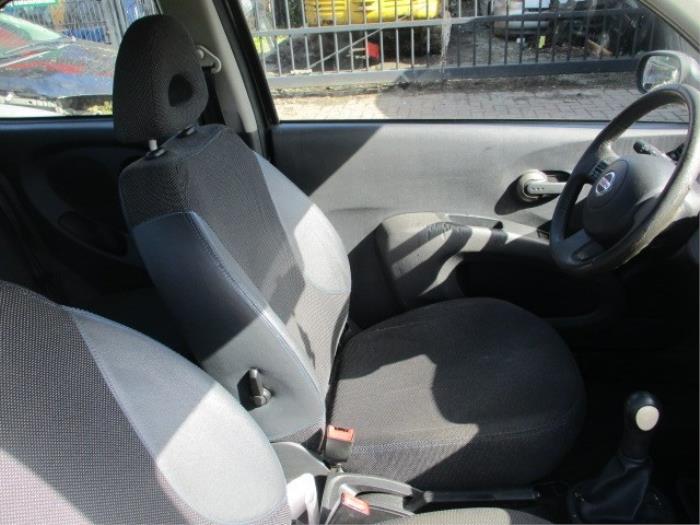 Headrest from a Nissan Micra (K12) 1.4 16V 2004