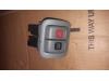 Interruptor de calefactor luneta de un Nissan Micra (K11), 1992 / 2003 1.0 L,LX 16V, Hatchback, Gasolina, 998cc, 40kW (54pk), FWD, CG10DE, 1992-08 / 2000-07, K11 2001