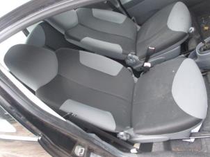 Używane Fotel prawy Peugeot 107 1.0 12V Cena € 100,00 Procedura marży oferowane przez Boekholt autodemontage B.V