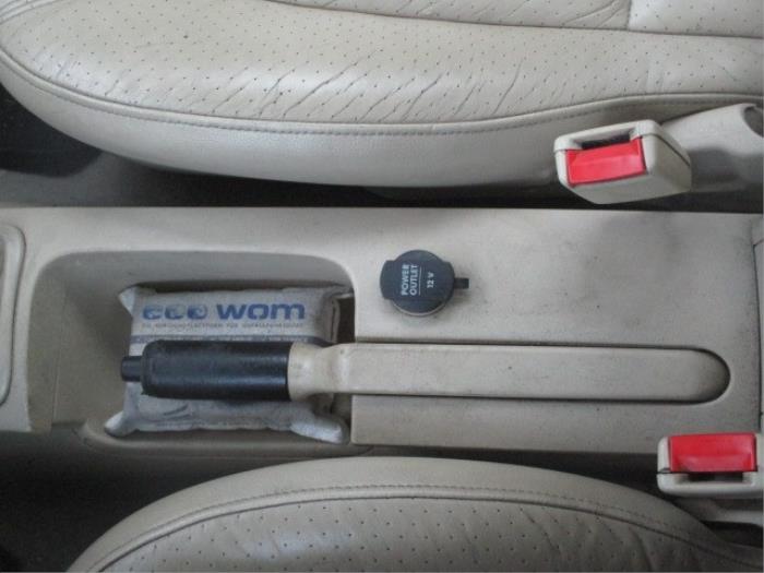 Parking brake mechanism from a Volkswagen New Beetle (9C1/9G1) 2.0 1998