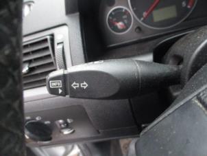 Używane Przelacznik Combi kolumny kierownicy Ford Mondeo III 1.8 16V Cena na żądanie oferowane przez Boekholt autodemontage B.V