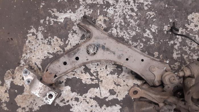 Front wishbone, right from a Audi A3 Sportback (8PA) 1.6 2005
