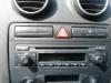 Radio CD player from a Audi A3 Sportback (8PA), 2004 / 2013 1.6, Hatchback, 4-dr, Petrol, 1.595cc, 75kW (102pk), FWD, BGU, 2004-09 / 2005-05, 8PA 2005