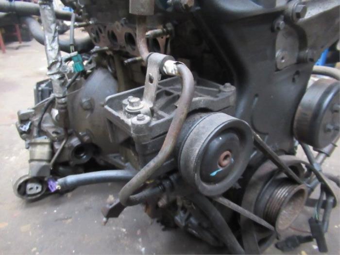 Usagé Pompe de direction Ford Fusion 1.4 16V Prix € 35,00 Règlement à la marge proposé par Boekholt autodemontage B.V