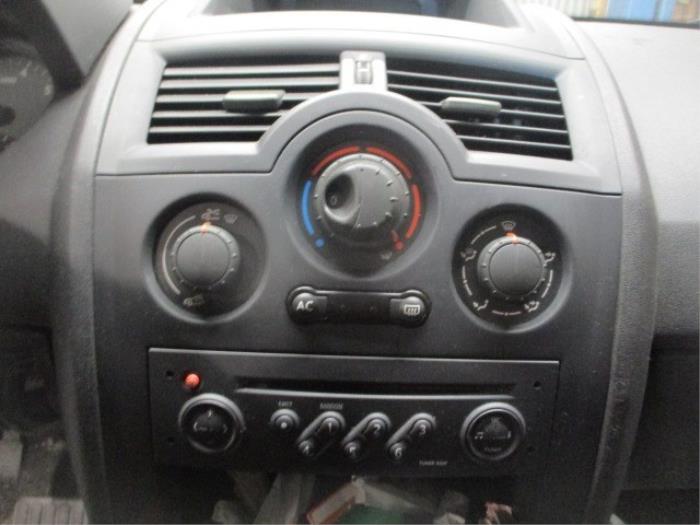 Panneau de commandes chauffage d'un Renault Megane II (BM/CM) 1.4 16V 98 2003