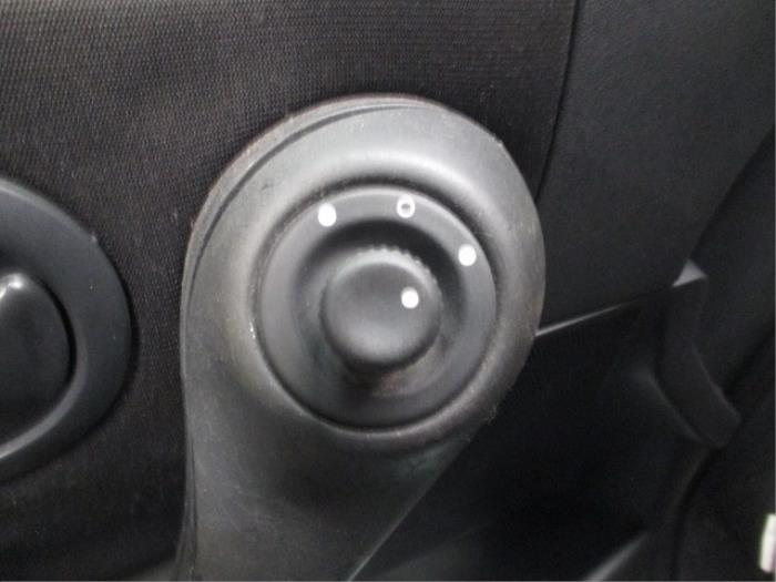 Interruptor de retrovisor de un Renault Megane II (BM/CM) 1.4 16V 98 2003