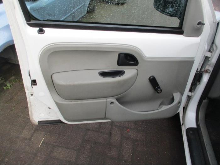 Tapizado de puerta de 2 puertas izquierda de un Renault Kangoo Express (FC) 1.5 dCi 60 2005
