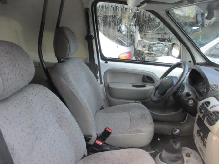 Używane Zaglówek Renault Kangoo Express (FC) 1.5 dCi 60 Cena € 20,00 Procedura marży oferowane przez Boekholt autodemontage B.V