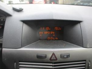 Usagé Ordinateur de bord Opel Astra H (L48) 1.9 CDTi 100 Prix € 50,00 Règlement à la marge proposé par Boekholt autodemontage B.V