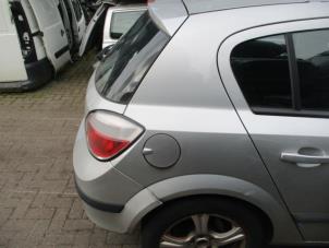 Gebrauchte Dreieckfenster rechts hinten Opel Astra H (L48) 1.9 CDTi 100 Preis € 25,00 Margenregelung angeboten von Boekholt autodemontage B.V