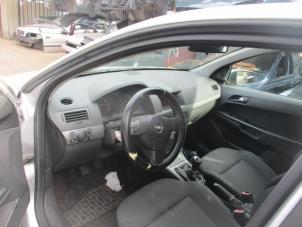 Used Dashboard Opel Astra H (L48) 1.9 CDTi 100 Price on request offered by Boekholt autodemontage B.V