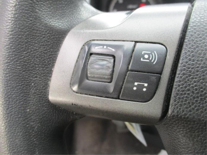 Mando de radio volante de un Opel Astra H (L48) 1.9 CDTi 100 2006
