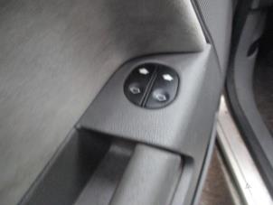 Gebrauchte Elektrisches Fenster Schalter Ford Fusion 1.4 16V Preis € 20,00 Margenregelung angeboten von Boekholt autodemontage B.V