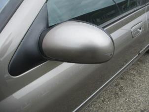 Gebrauchte Außenspiegel links Peugeot 406 Break (8E/F) 1.8 16V Preis € 35,00 Margenregelung angeboten von Boekholt autodemontage B.V