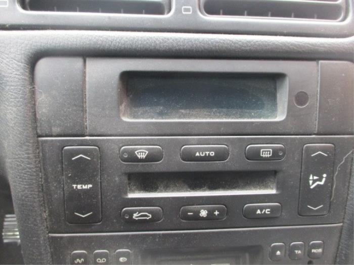 Radio/cassette player from a Peugeot 406 Break (8E/F) 1.8 16V 2003