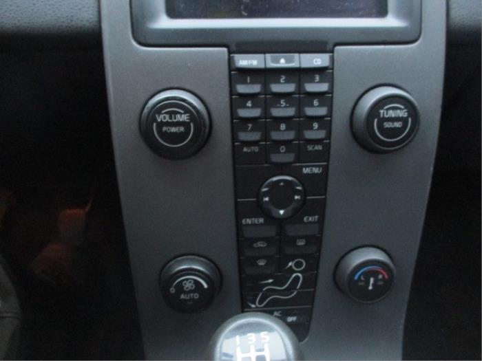 Radio control panel from a Volvo V50 (MW) 1.8 16V 2006