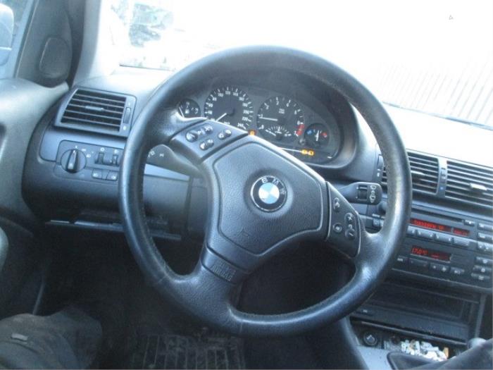 Steering wheel from a BMW 3 serie Touring (E46/3) 318i 2000