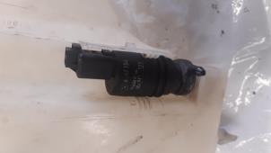 Used Windscreen washer pump BMW 3 serie Touring (E46/3) 318i Price € 10,00 Margin scheme offered by Boekholt autodemontage B.V