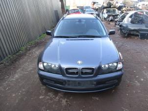 Used Front wiper arm BMW 3 serie Touring (E46/3) 318i Price € 20,00 Margin scheme offered by Boekholt autodemontage B.V
