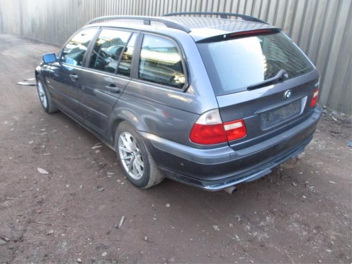 Extra window 4-door, left from a BMW 3 serie Touring (E46/3) 318i 2000