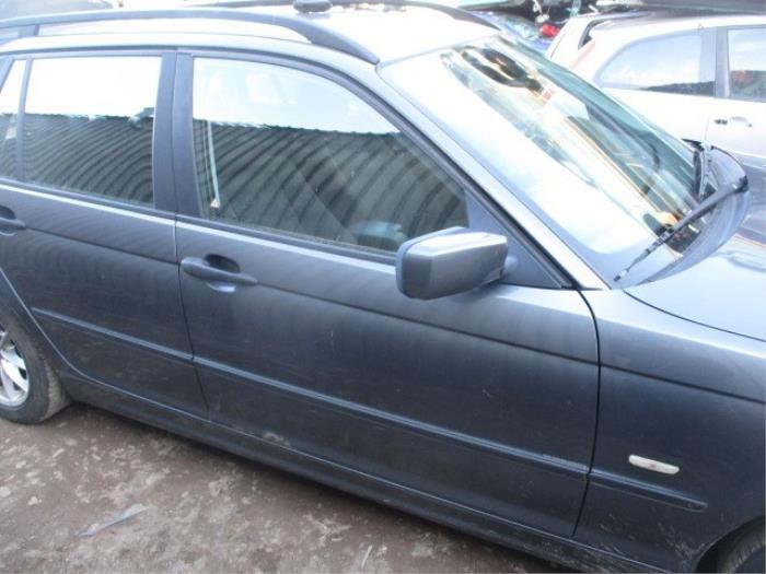 Rear door window 4-door door, rear right from a BMW 3 serie Touring (E46/3) 318i 2000